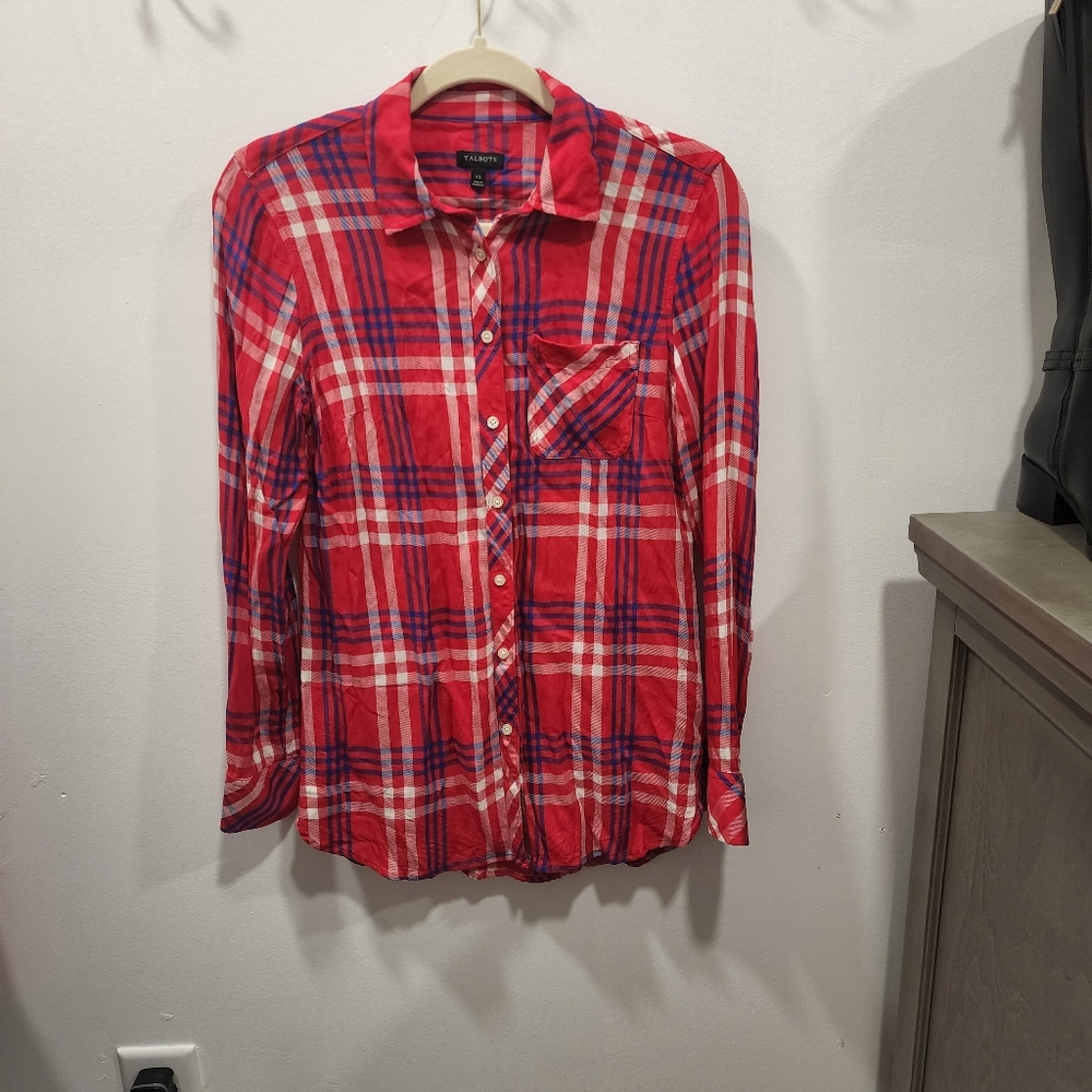 Women's talbots botton down long slevee Sz XS shirt